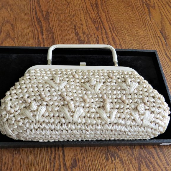 unknown Handbags - VINTAGE WOVEN STRAW & BEAD HANDBAG NEW LOWER PRICE!!!